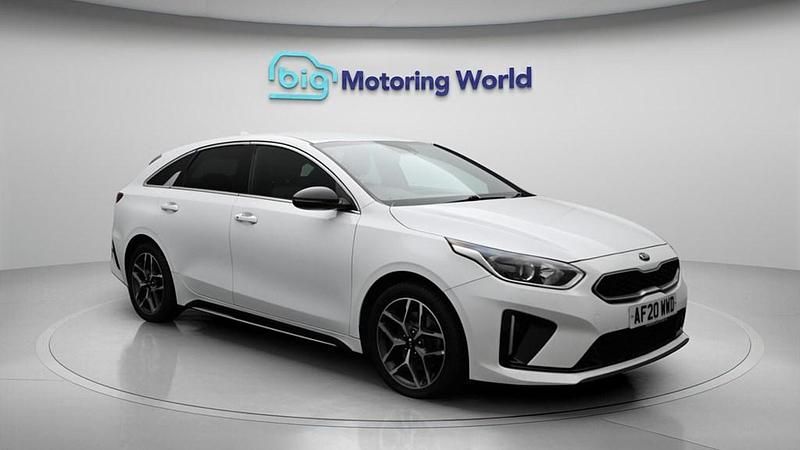 Used Kia ProCeed GT-Line 134 HP (98 kW) 2020 White Estate