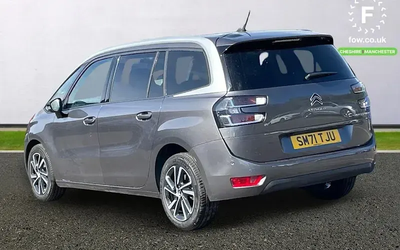 Used Citroën C4 SpaceTourer Shine 131 HP (96 kW) 2022 Grey MPV