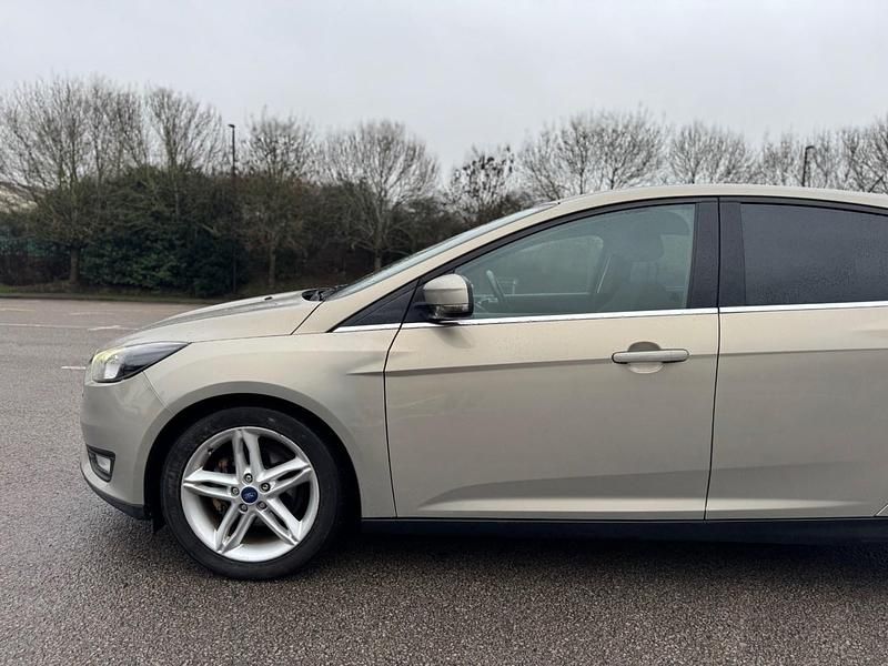 Used Ford Focus Zetec 2016 Silver Hatchback