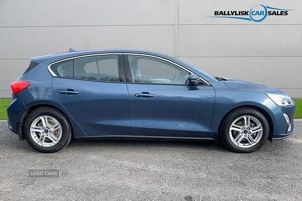 Used Ford Focus Zetec 100 HP (73 kW) 2019 Blue Hatchback