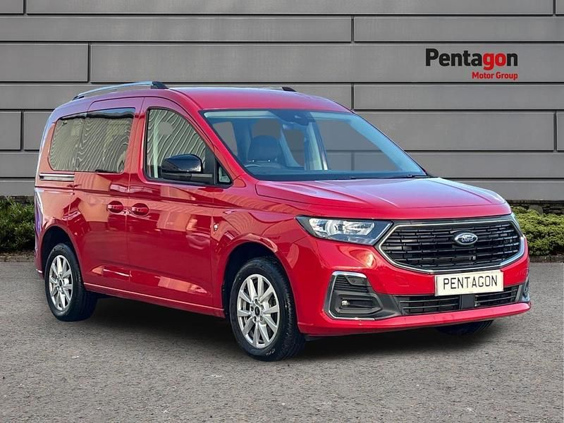 Red Used 2022 Ford Tourneo Connect Titanium MPV | £19,999 (Good price) - Image 1/4