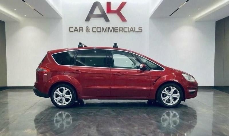 Used Ford S-MAX Titanium 115 HP (84 kW) 2013 Red MPV