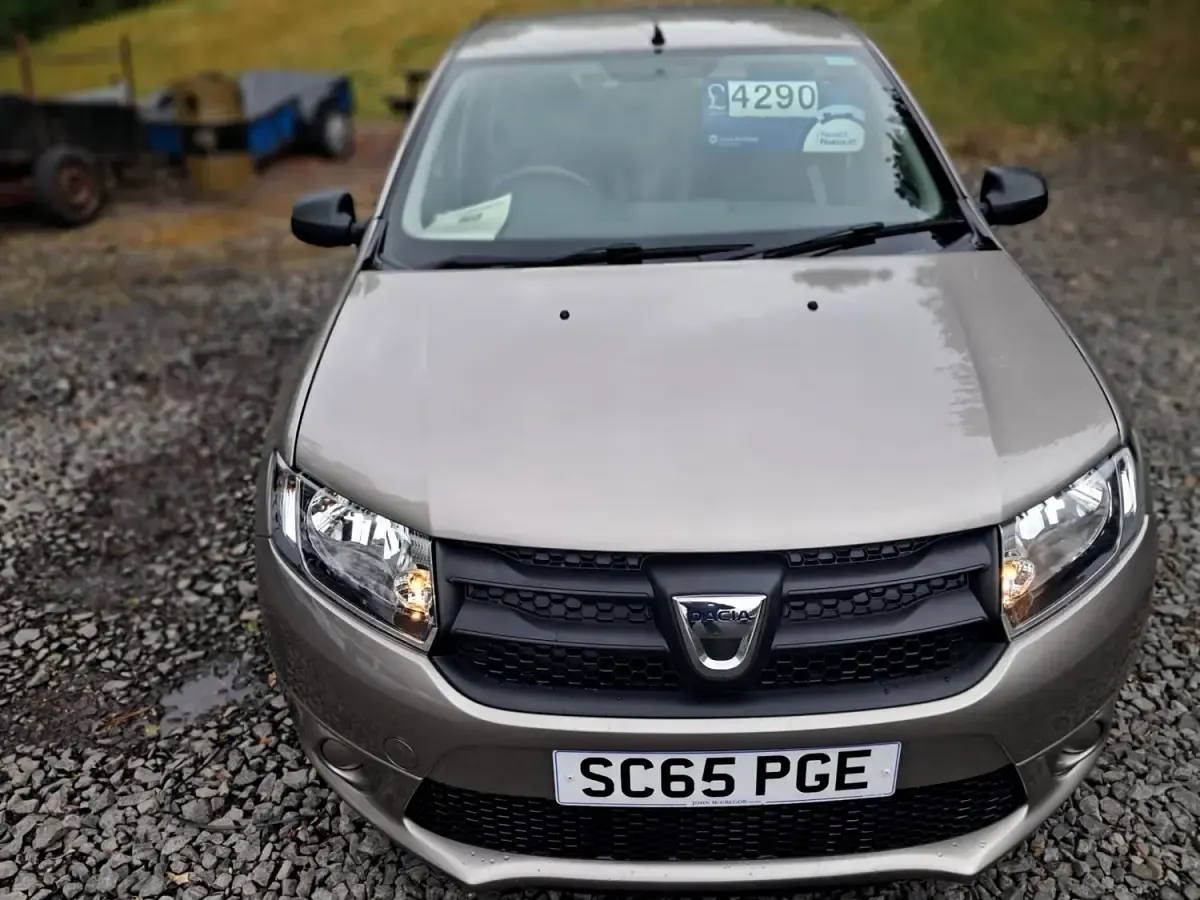 Używany Dacia Sandero Ambiance 2015 Beżowy Hatchback