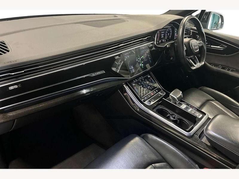 Used Audi Q7 Black Edition 286 HP (210 kW) 2022 Navarra blue SUV