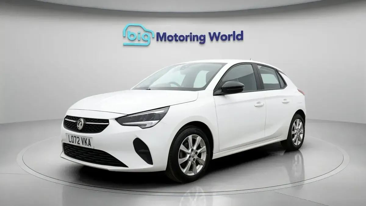 Usado Vauxhall Corsa Design Edition 75 HP (55 kW) 2022 Branco Citadino