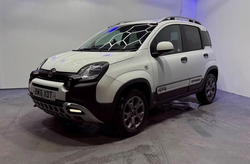 Used Fiat Panda Cross Cross 95 HP (69 kW) 2016 White Hatchback