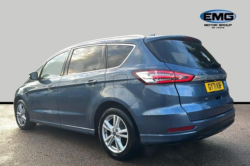 Used Ford S-MAX Titanium 190 HP (139 kW) 2022 Blue MPV