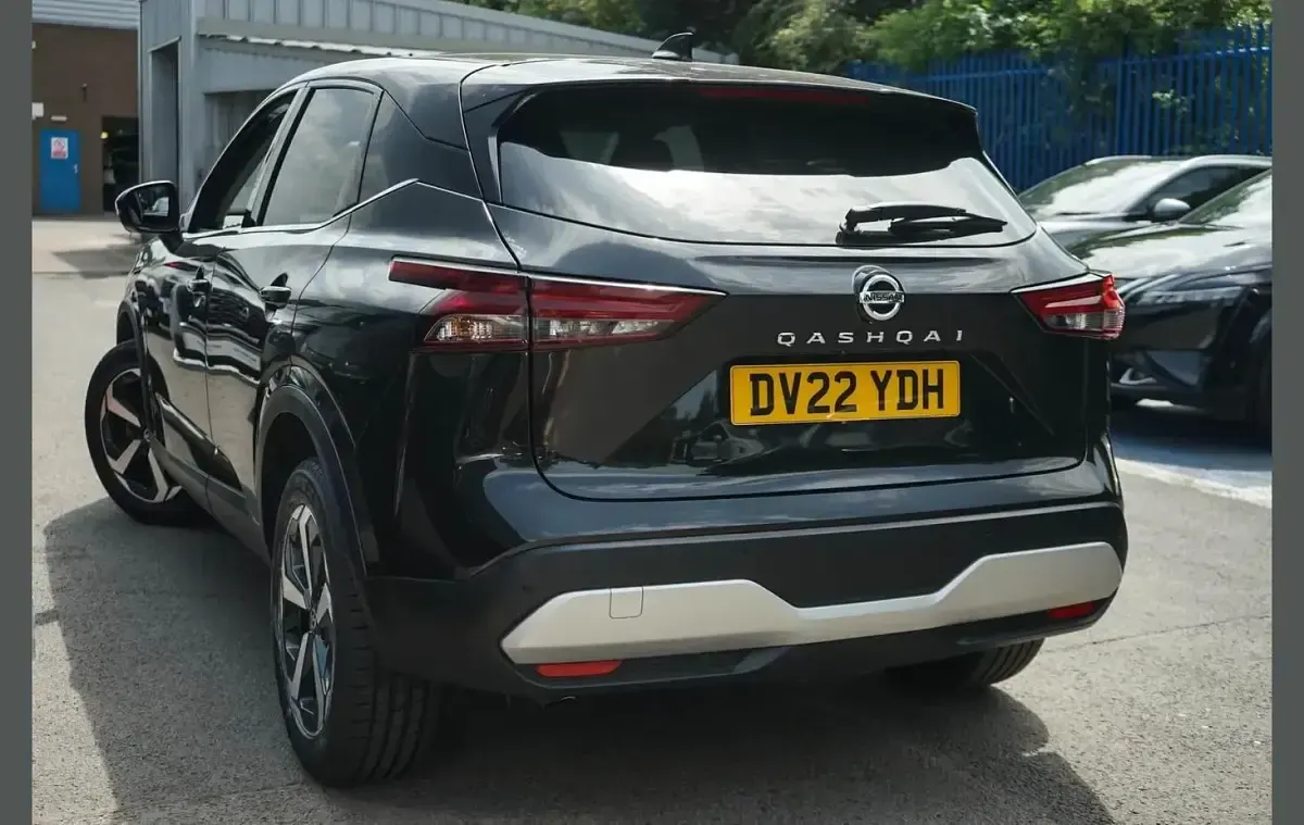 Used Nissan Qashqai N-Connecta 138 HP (101 kW) 2022 Black SUV