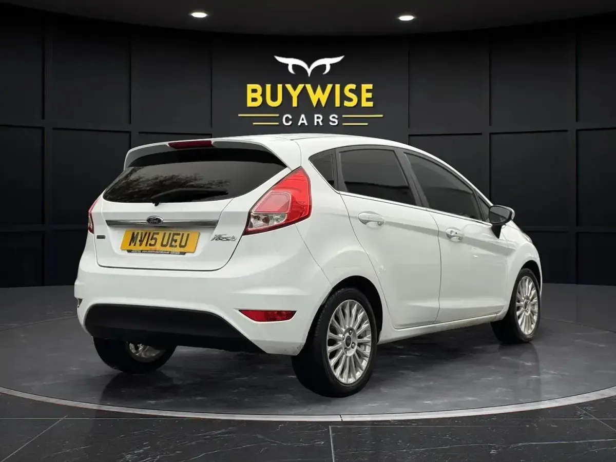 Used Ford Fiesta Titanium 2015 White Hatchback