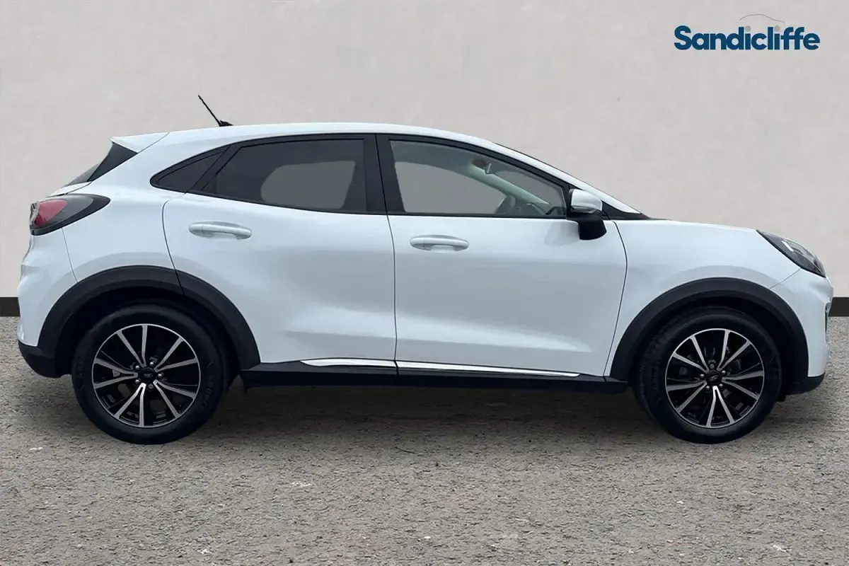Used Ford Puma Titanium 125 HP (91 kW) 2023 White SUV