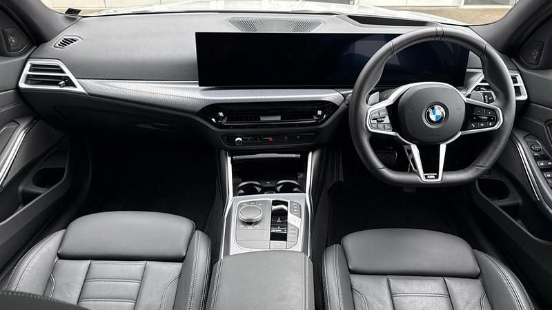 Begagnad BMW 320 M Sport 181 HK (133 kW) 2025 Vit Kombi