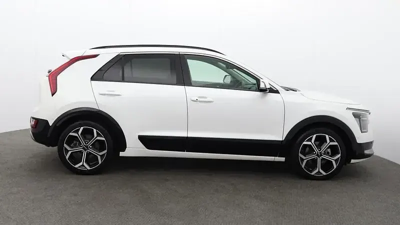Used Kia Niro 139 HP (102 kW) 2022 White SUV