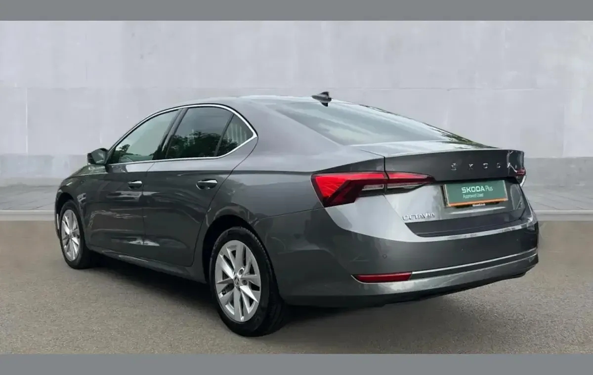 Gebraucht Skoda Octavia SE L 147 PS (108 kW) 2024 Grau Kleinwagen