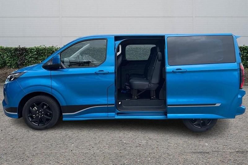 Begagnad Ford Transit Sport 160 kW (218 HK) 2025 Blå Van