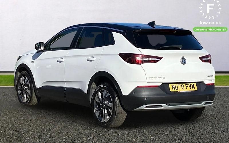 Used Vauxhall Grandland X SRi 131 HP (96 kW) 2020 White SUV