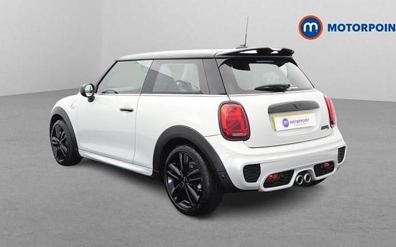 Begagnad Mini Cooper S Hatch 192 HK (141 kW) 2020 Silver Halvkombi