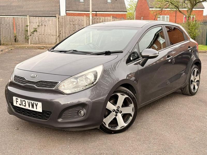 Used Kia Rio 90 HP (66 kW) 2013 Grey Hatchback