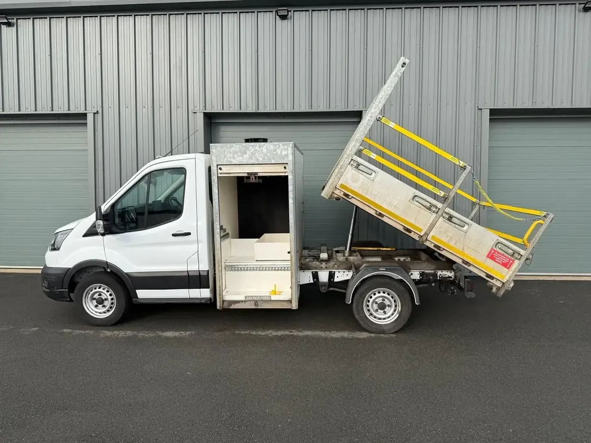 Used Ford Transit 130 HP (95 kW) 2023 White Cabriolet