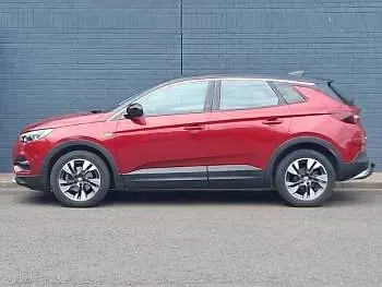 Used Vauxhall Grandland X Sport 130 HP (95 kW) 2019 Red SUV