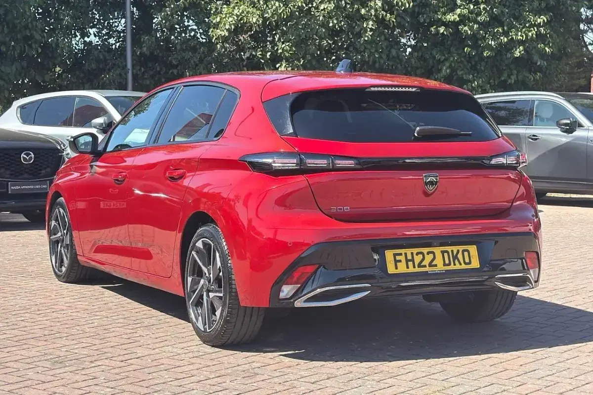 Used Peugeot 308 Allure Premium 129 HP (94 kW) 2022 Red Hatchback