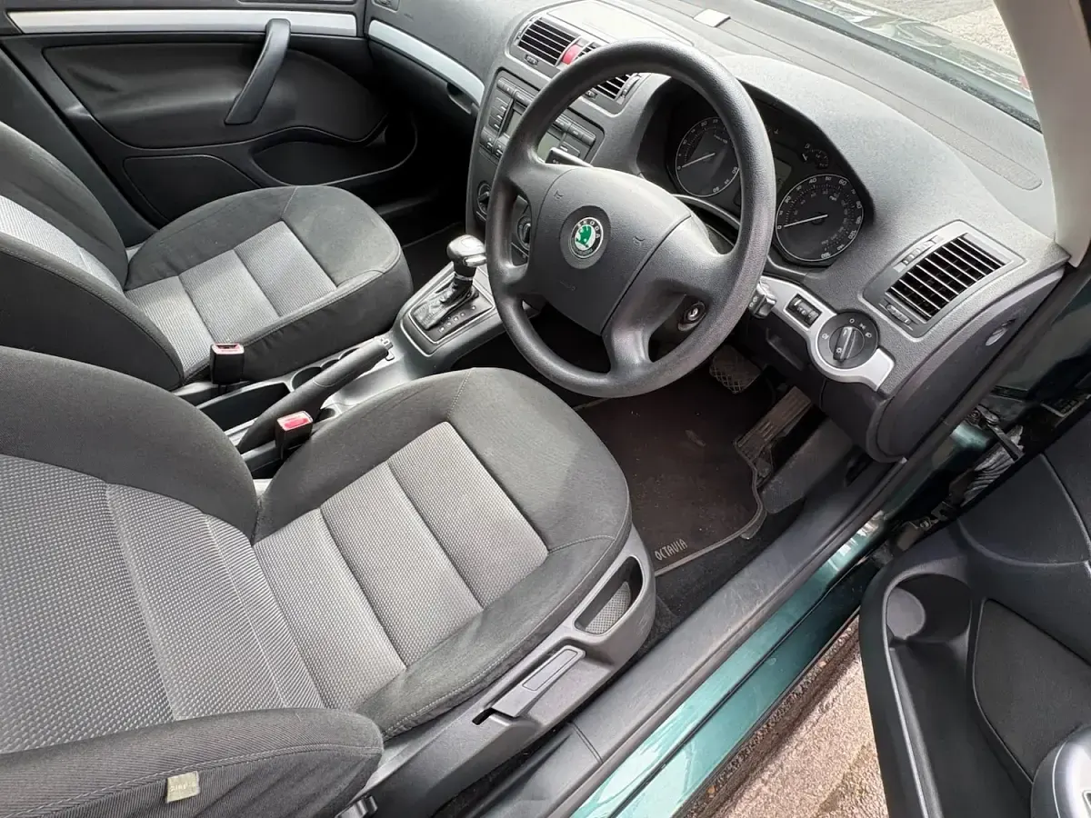 Used Skoda Octavia Ambiente 105 HP (77 kW) 2006 Green Hatchback