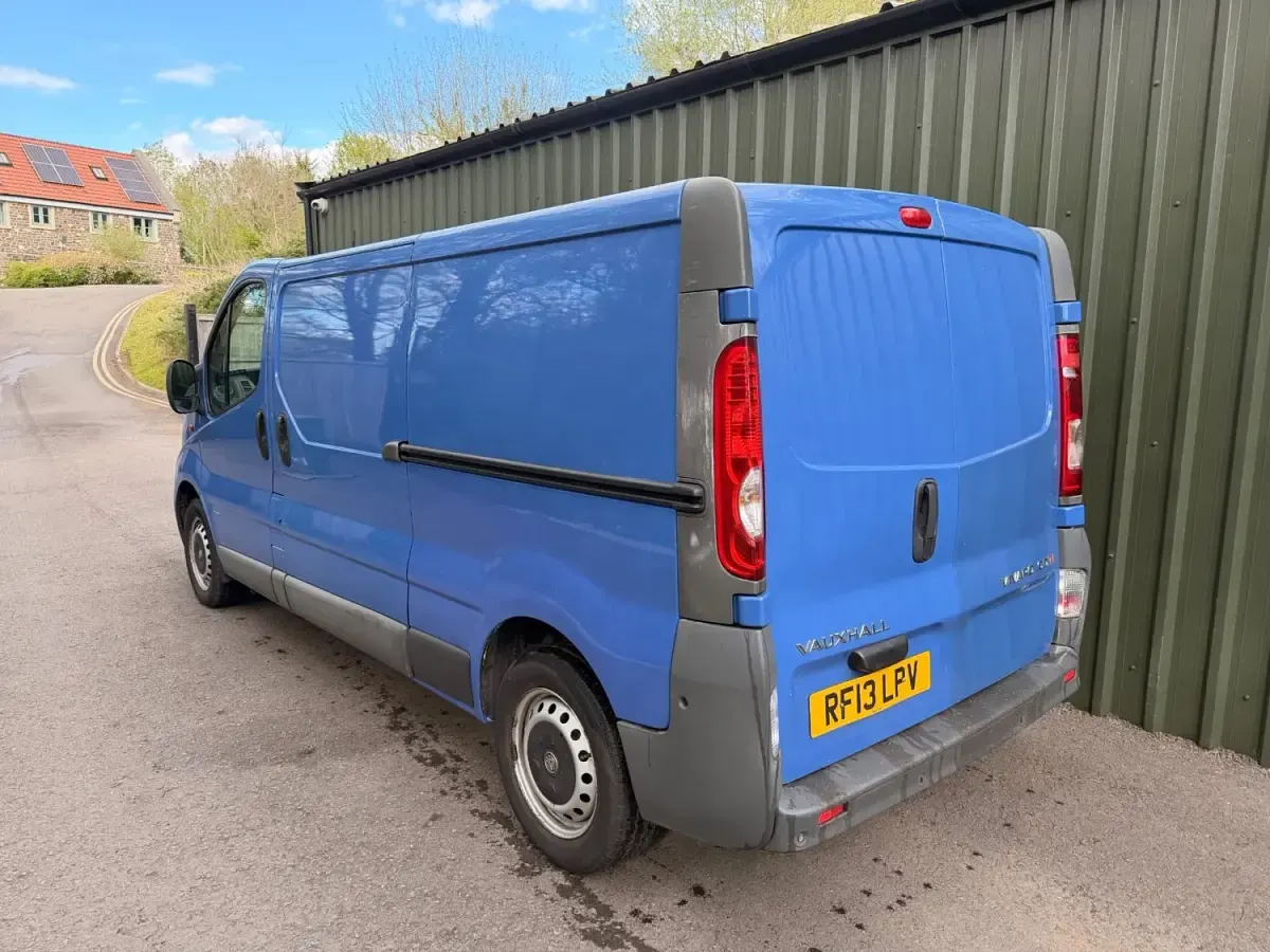 Gebraucht Vauxhall Vivaro 115 PS (84 kW) 2013 Blau Van / Kleinbus