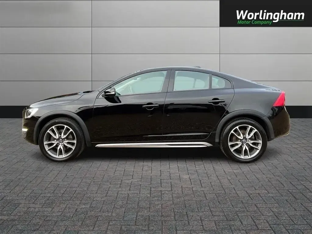 Used Volvo S60 CC 190 HP (139 kW) 2016 Black Sedan