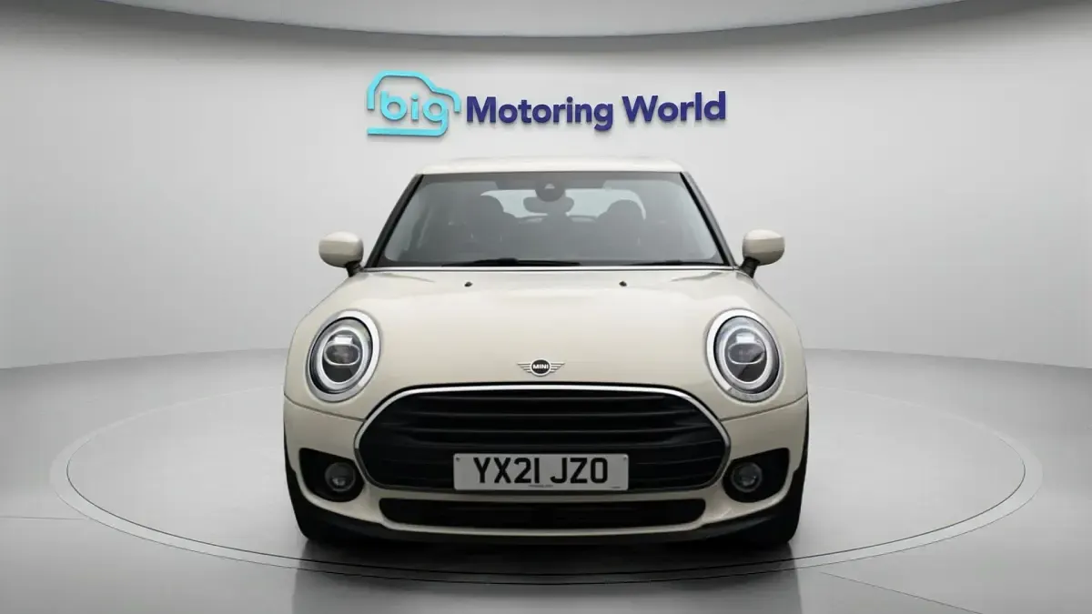 Used Mini Cooper Clubman Classic 136 HP (100 kW) 2021 White Estate