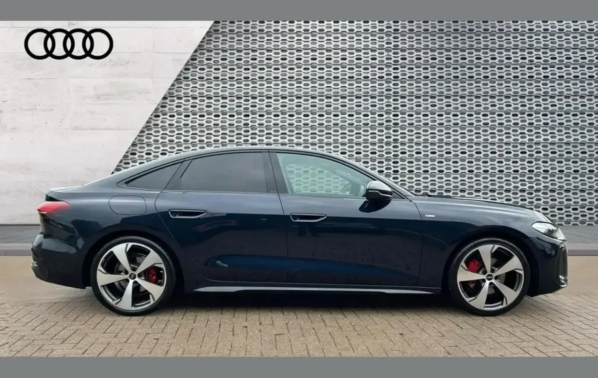 Used Audi A5 Advanced 200 HP (147 kW) 2025 Blue Sedan