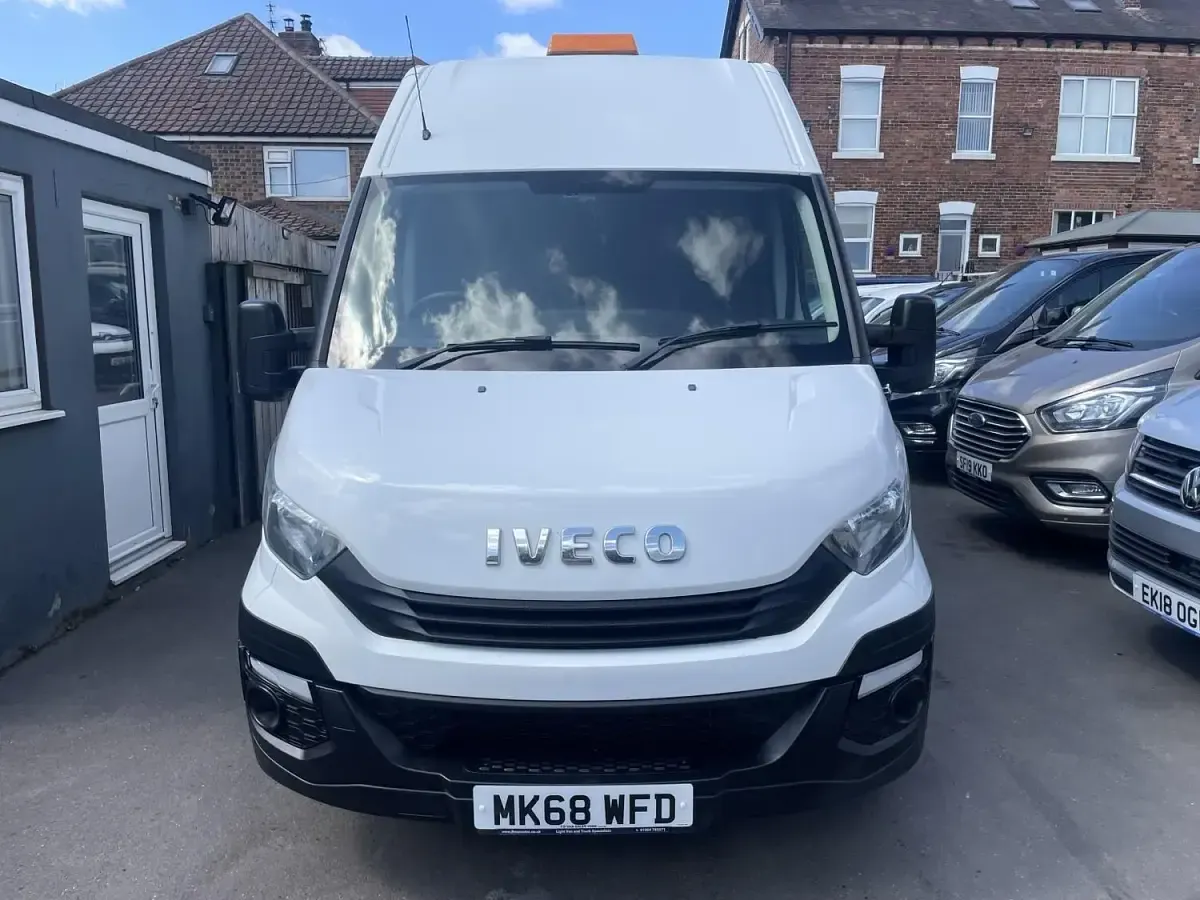 Used Iveco Daily 180 HP (132 kW) 2018 White