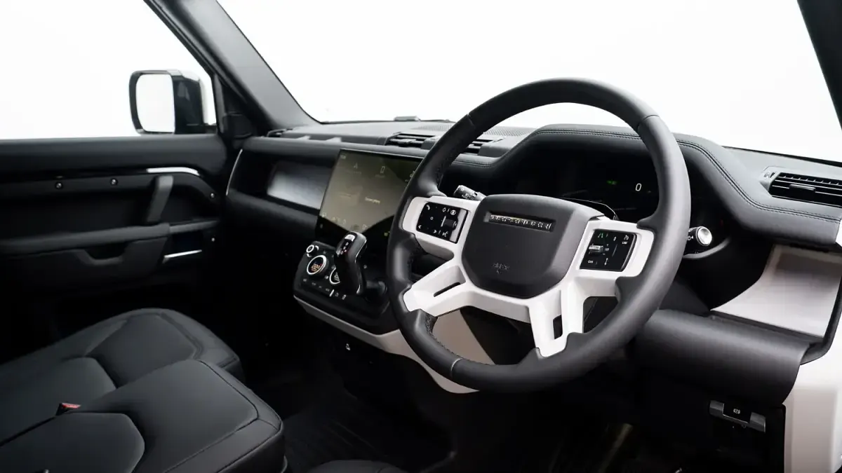 New Land Rover Defender SE Dynamic 2026 Black SUV
