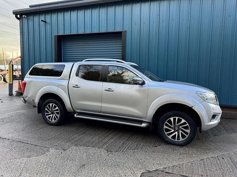 Used Nissan Navara Tekna 190 HP (139 kW) 2018 Silver Pickup