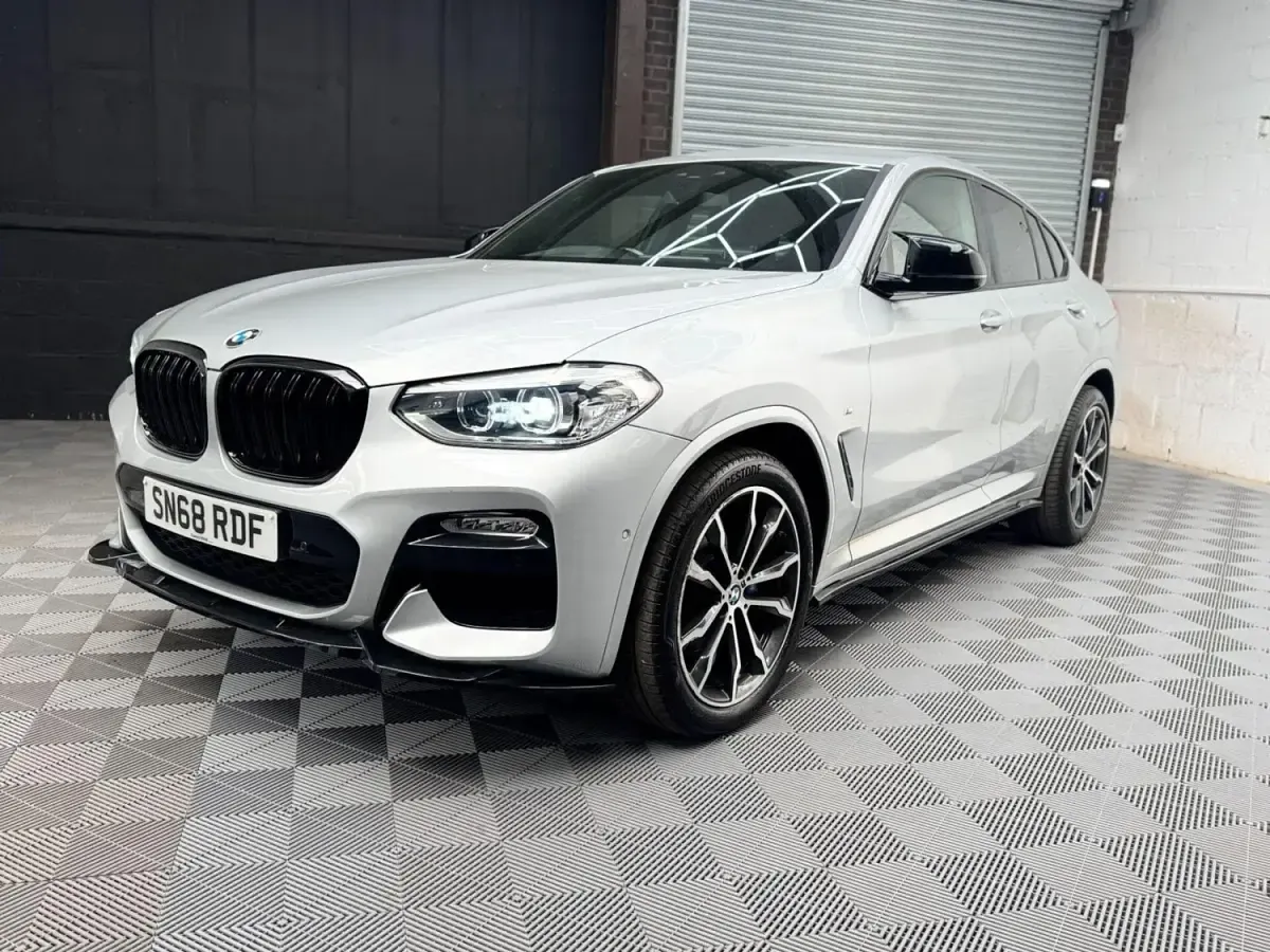 Käytetty BMW X4 M Sport 2019 Hopea Katumaasturi