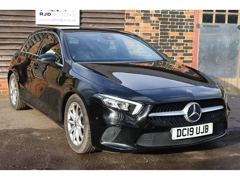 Used Mercedes A180 Executive 136 HP (100 kW) 2019 Black Hatchback