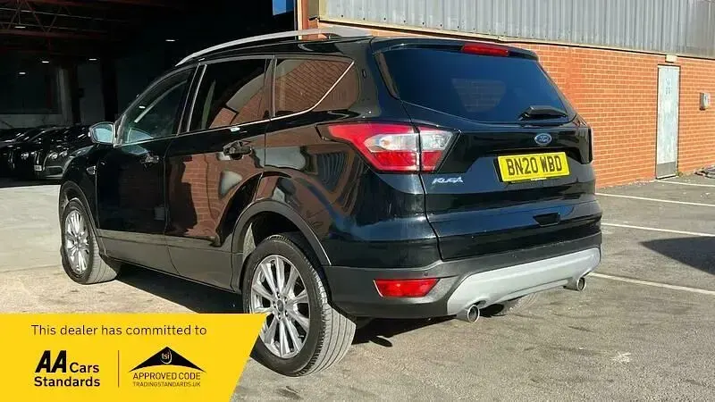 Begagnad Ford Kuga Titanium 150 HK (110 kW) 2020 Svart SUV