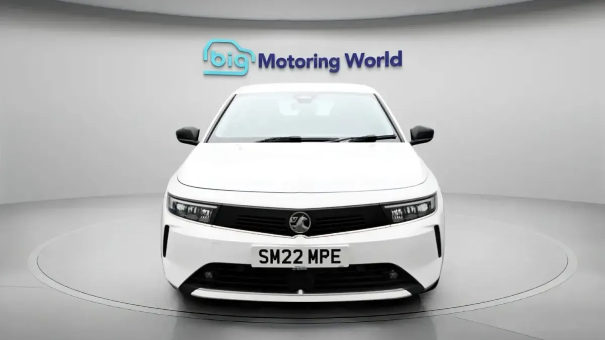 Usado Vauxhall Astra Design Edition 129 CV (94 kW) 2022 Blanco Utilitario
