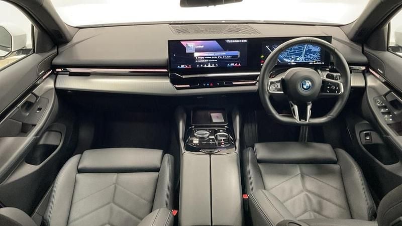 Used BMW 530e M Sport 295 HP (216 kW) 2024 White Estate