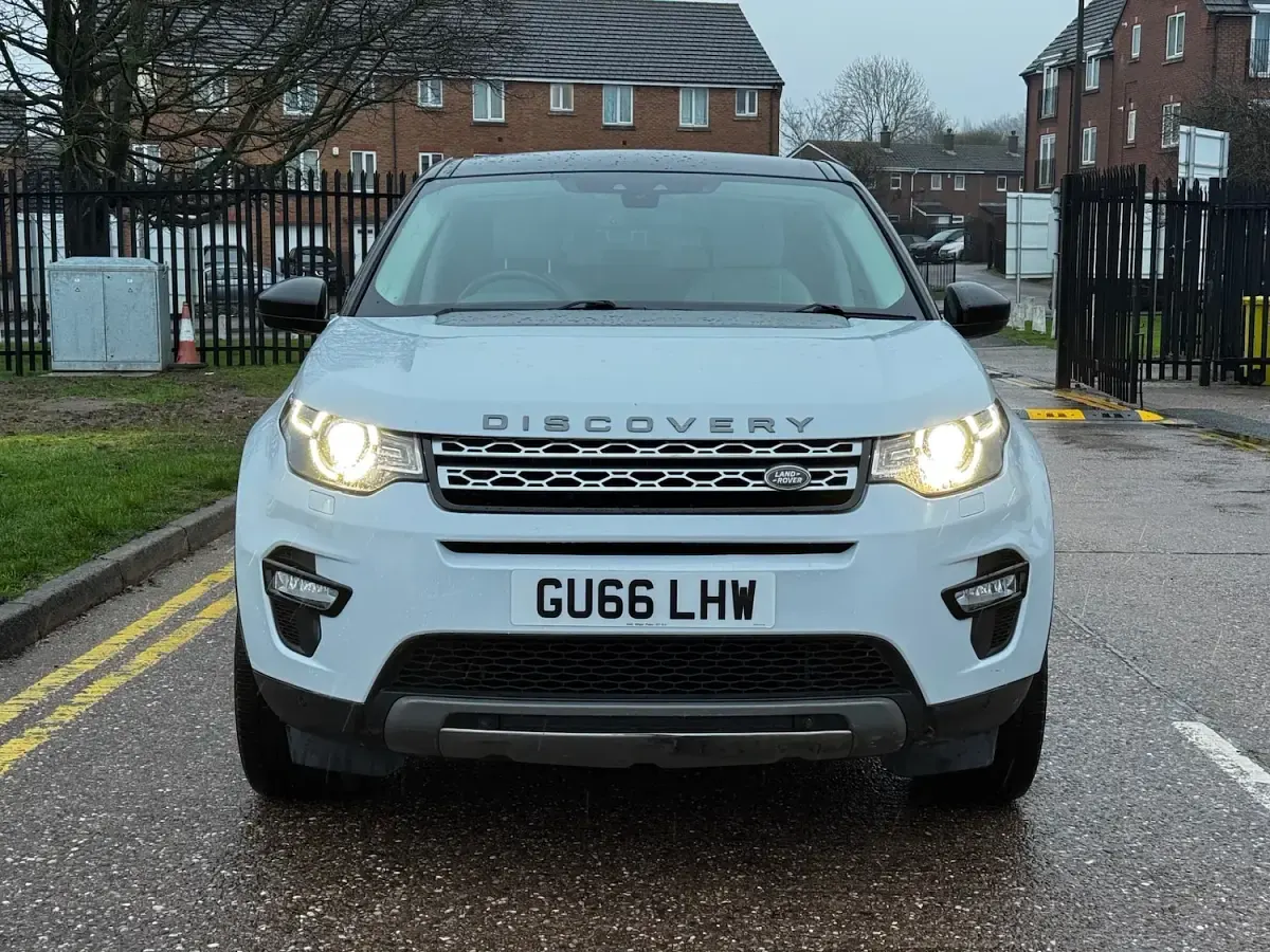 Used Land Rover Discovery 4 HSE 2016 White SUV