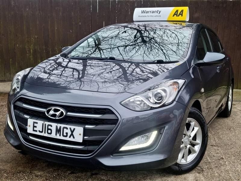 Used Hyundai i30 SE 110 HP (80 kW) 2016 Grey Hatchback