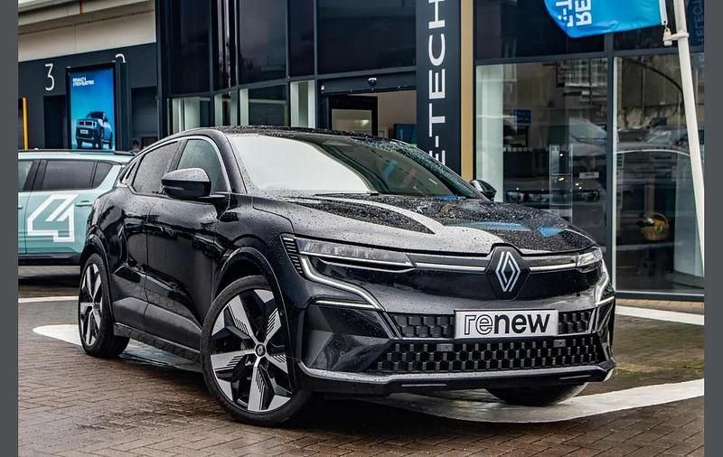 Black Used 2024 Renault Mégane Komfort Hatchback | £21,895 (Fair price) - Image 1/4