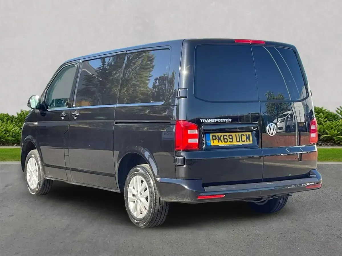 Begagnad VW Transporter Highline 102 HK (75 kW) 2020 Svart Van