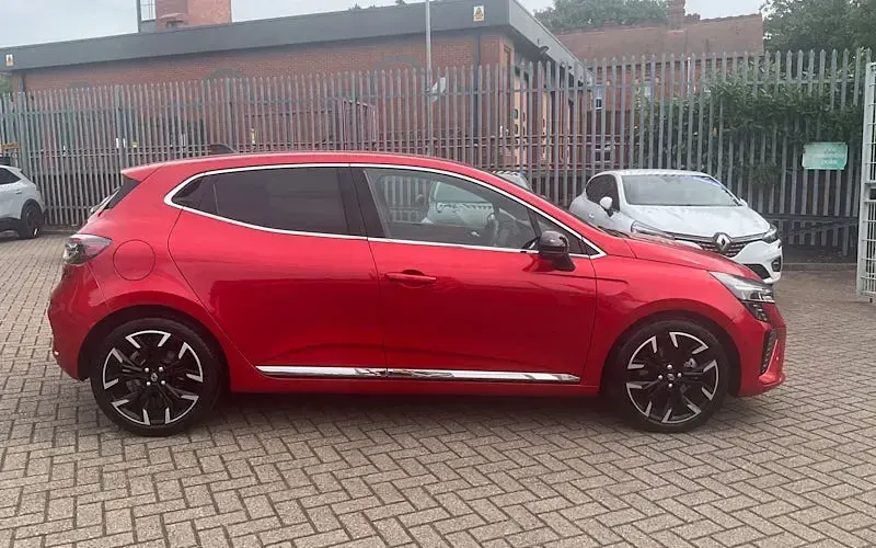 Used Renault Clio Techno 143 HP (105 kW) 2025 Hatchback