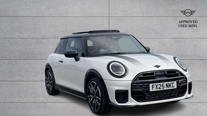 Begagnad Mini Cooper Hatch 113 kW (154 HK) 2025 Vit Halvkombi