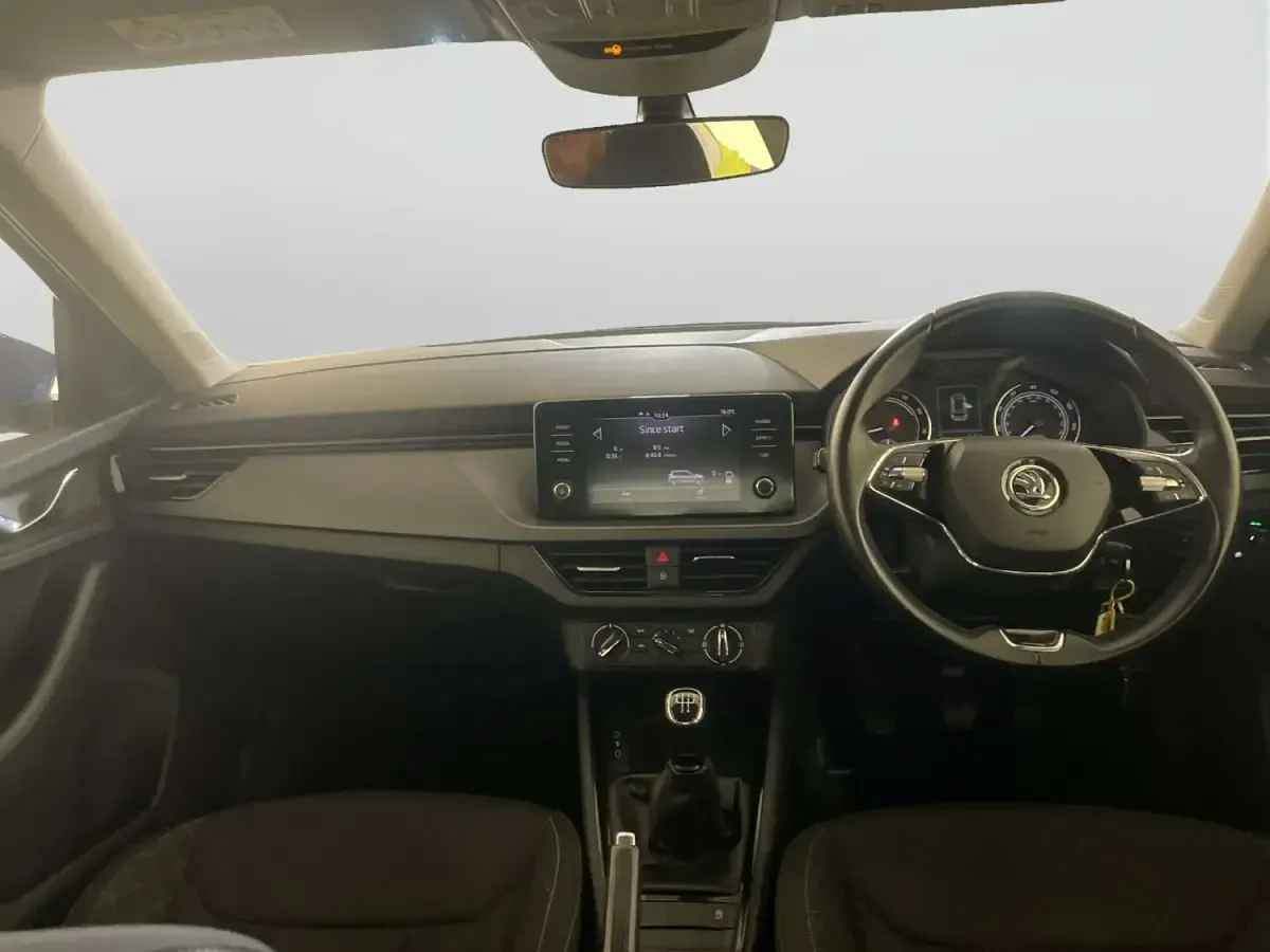 Begagnad Skoda Kamiq SE 95 HK (69 kW) 2023 Blå SUV