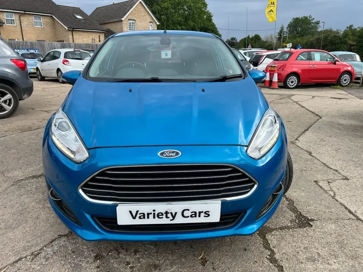 Used Ford Fiesta Titanium 125 HP (91 kW) 2016 Blue Hatchback