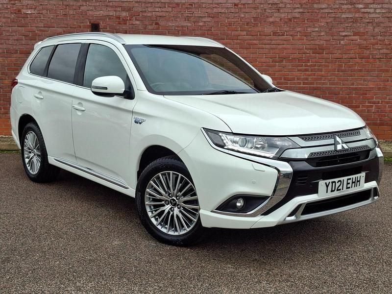 Used Mitsubishi Outlander P-HEV 2021 White Estate