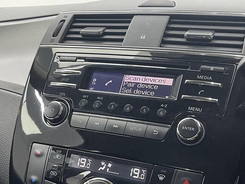 Used Nissan Pulsar Acenta 115 HP (84 kW) 2017 Blue Hatchback