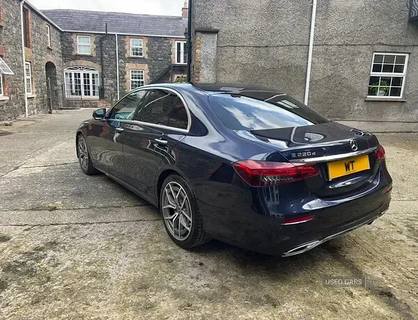 Begagnad Mercedes E200 AMG Line Premium 200 HK (147 kW) 2023 Blå Sedan