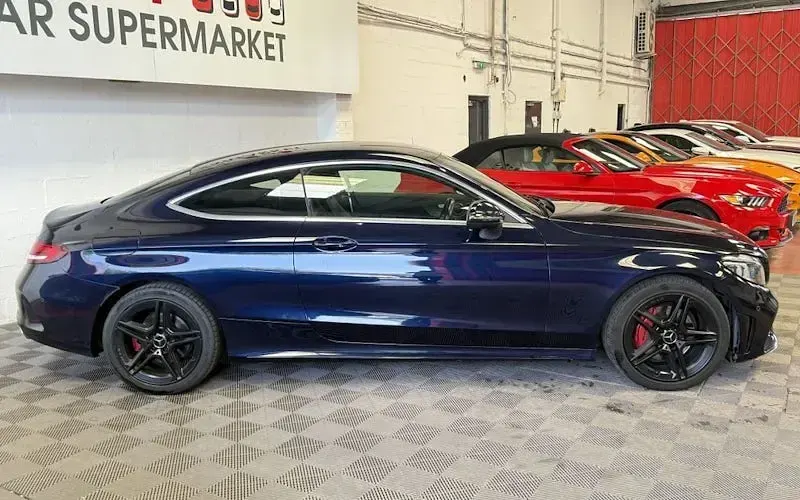 Used Mercedes C220 AMG Line Premium 194 HP (142 kW) 2018 Blue Coupe