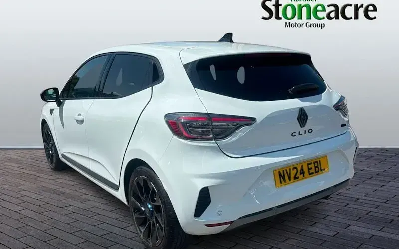 Used Renault Clio Esprit Alpine 143 HP (105 kW) 2025 White Hatchback